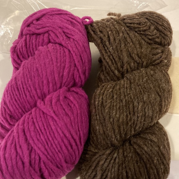 Merino Wool Yarn Kit by Morehouse Farm, Caterpillar Scarf Knit Kit - Picture 4 of 8